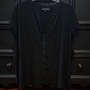 Eloquii Women's Sleeveless Button Down Black Blouse